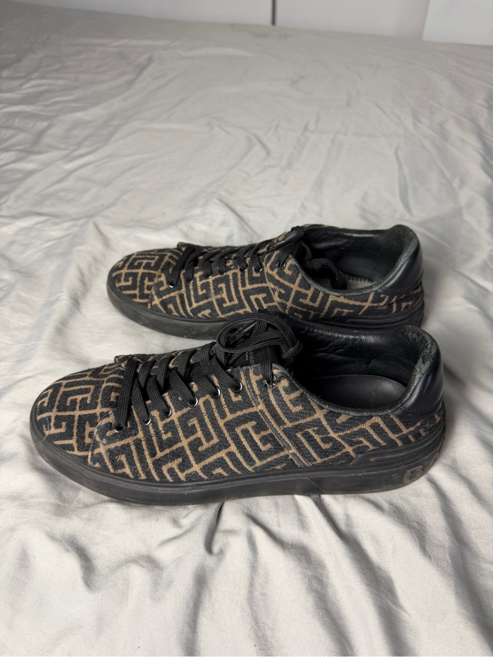Balmain Black and Tan Logo-Pattern Low-Top Sneakers Size 10
